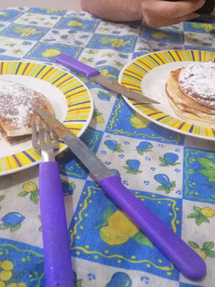 Una foto de Hotcakes tipo americanos con dulce de leche
