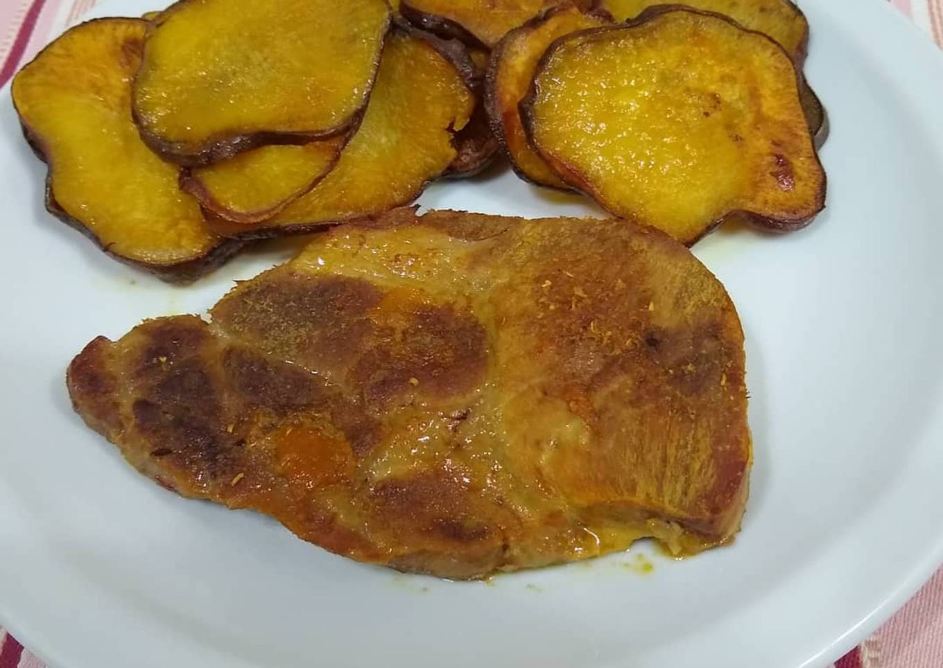Bondiola braseada agridulce con batatas