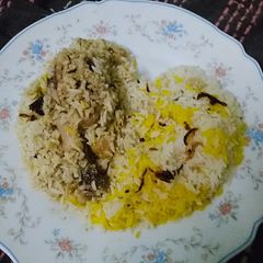 A picture of White biryani.