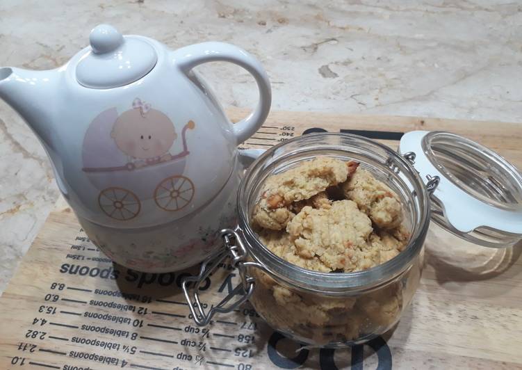 Rahasia Membuat Oatmeal cheese kismis cookies, Enak Banget