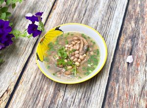 Hình của món Canh Chân Gà Hầm Đậu Phụng.
