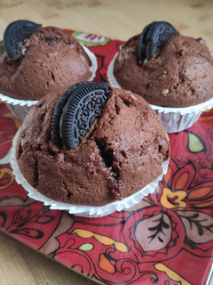 Una foto de Muffins de chocolate y oreo