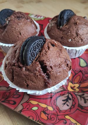 Una foto de Muffins de chocolate y oreo
