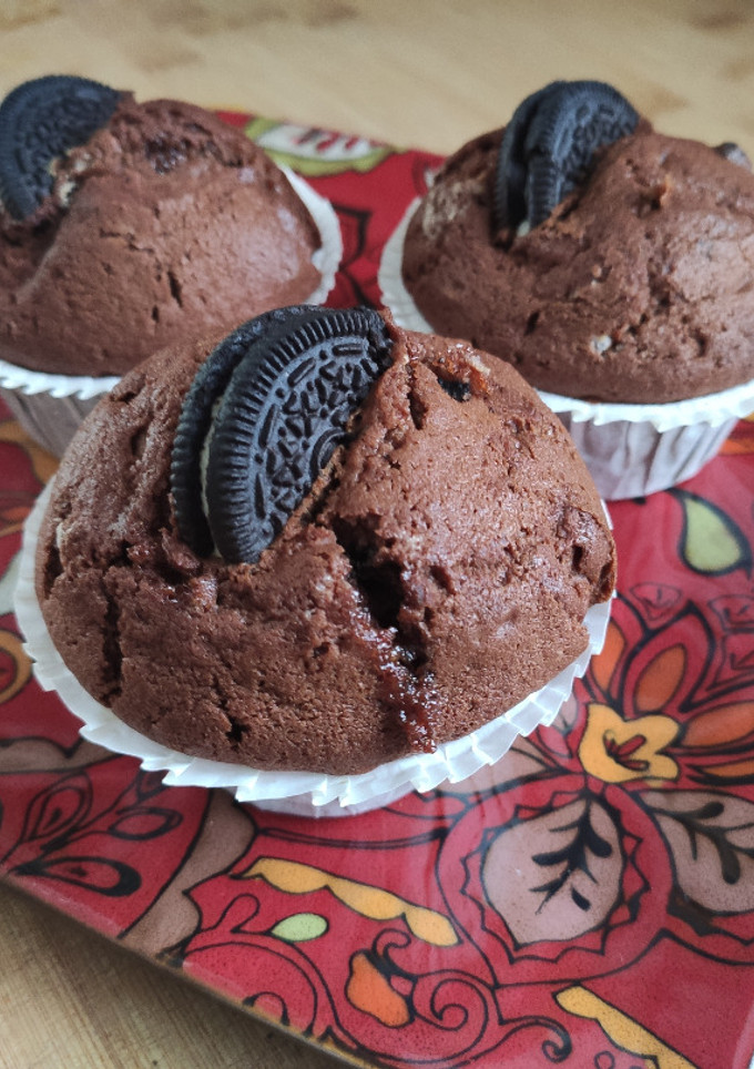 Una foto de Muffins de chocolate y oreo