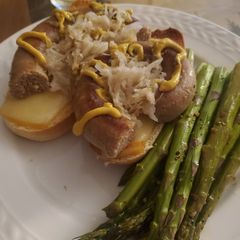 A picture of Brad's homemade apple & beer bratwurst.
