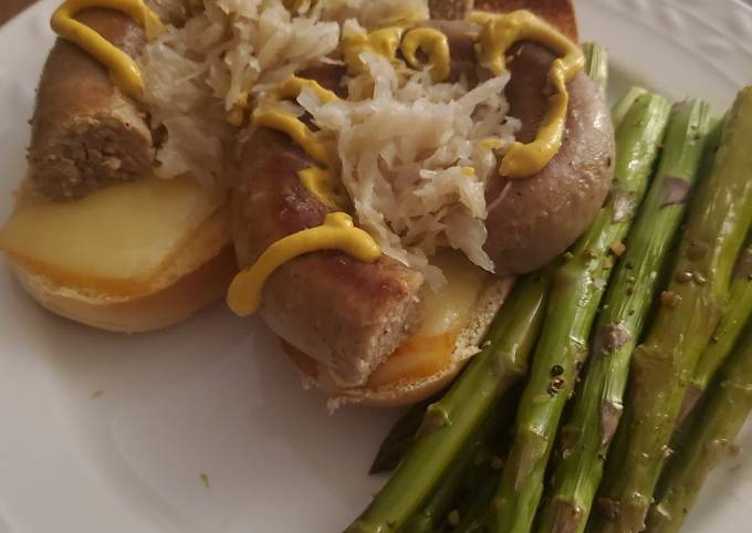 Brad's homemade apple &amp; beer bratwurst