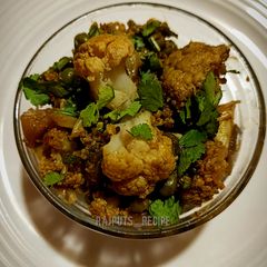 A picture of Gobhi Matar ki Sabzi or Cauliflower and green peas mix veg.