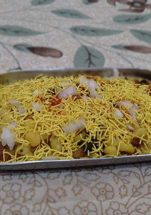 A picture of Ragda Pattice.