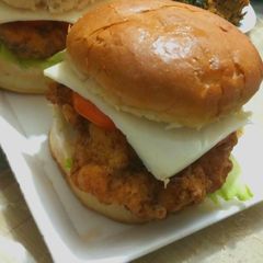 A picture of Air-fried chicken zinger burger.