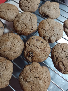 Una foto de Galletas 🍪de harina de almendras y cacao (sin gluten) 💚