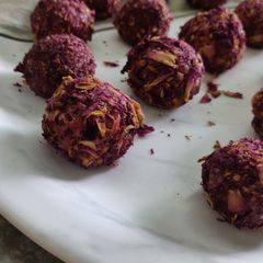Gulkand ladoo A picture of Gulkand ladoo.