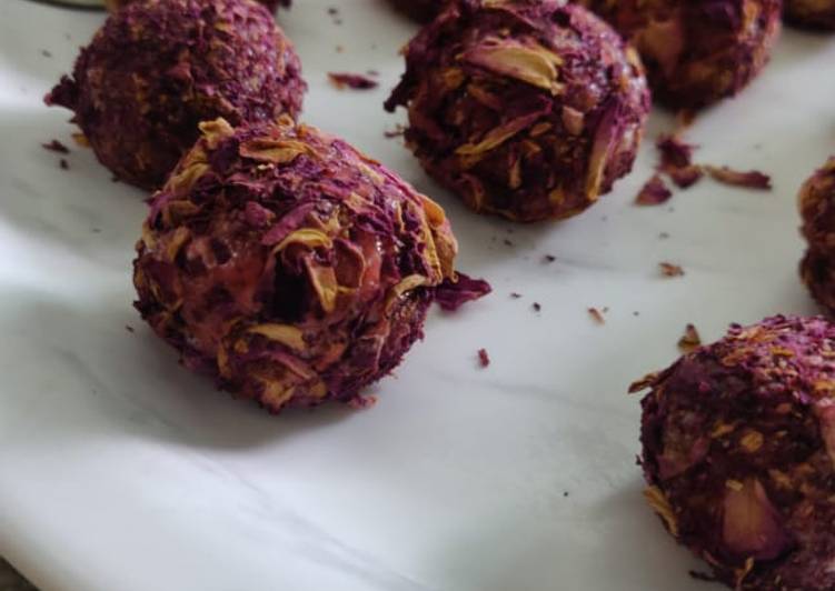 Steps to Prepare Super Quick Homemade Gulkand ladoo