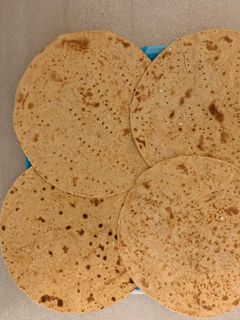 A picture of Oats Garlic Khakhra.