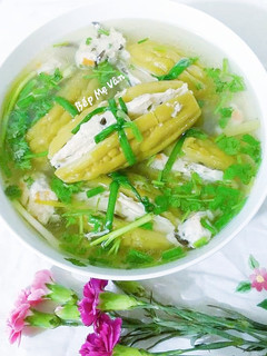 Hình của món Canh khổ qua dồn cá thác lác.