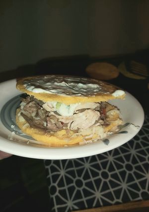 Una foto de Arepa mixta