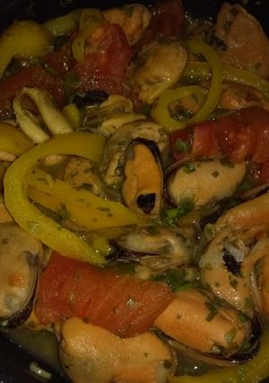Una foto de Fideos guitarra con mejillones