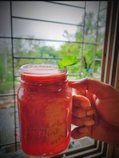 अलूबुखार पंच (aloo bhukhara punch recipe in marathi) रेसिपी चे मुख्य फोटो