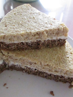 Una foto de Bizcocho relleno dos sabores diet