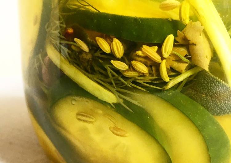 Steps to Prepare Super Quick Homemade Pickled cucumbers 🥒