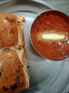 पाव भाजी (Pav bhaji recipe in Hindi) रेसिपी मुख्य फोटो