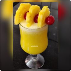 Pineapple juice A picture of Pineapple juice.