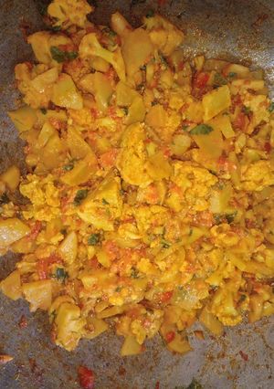 फूल गोभी (phool gobi recipe in Hindi) रेसिपी मुख्य फोटो