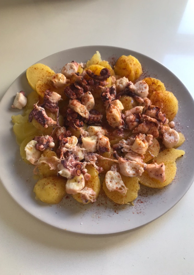 Una foto de Pulpo a la gallega