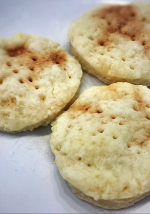 Una foto de Bizcochitos de manteca al microondas en 2 minutos, dulce o salado. Receta original de Geri
