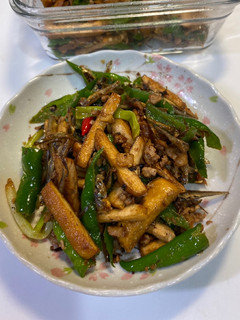 糯米椒炒小魚乾 的食譜成品照片