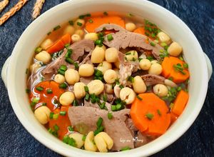 Hình của món Tim heo hầm hạt sen.