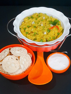 કોદરી ની ખીચડી (Kodri Khichdi Recipe In Gujarati) રેસીપી મુખ્ય ફોટો