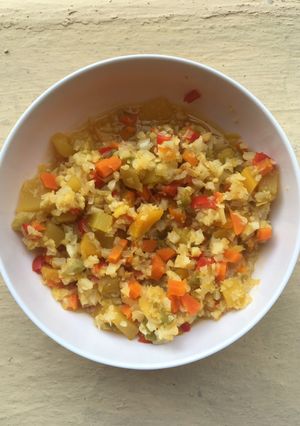 Una foto de Falso cuscus de coliflor con verduras