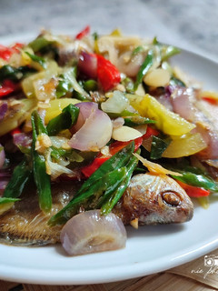 Foto resep Ikan Asin Sepat Tumis Cabe Bawang