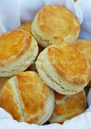 A picture of Buttermilk Biscuit.