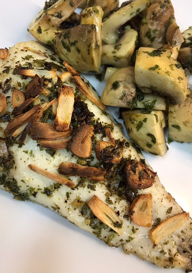 Una foto de Lubina o dorada al ajillo en Airfryer Cosori