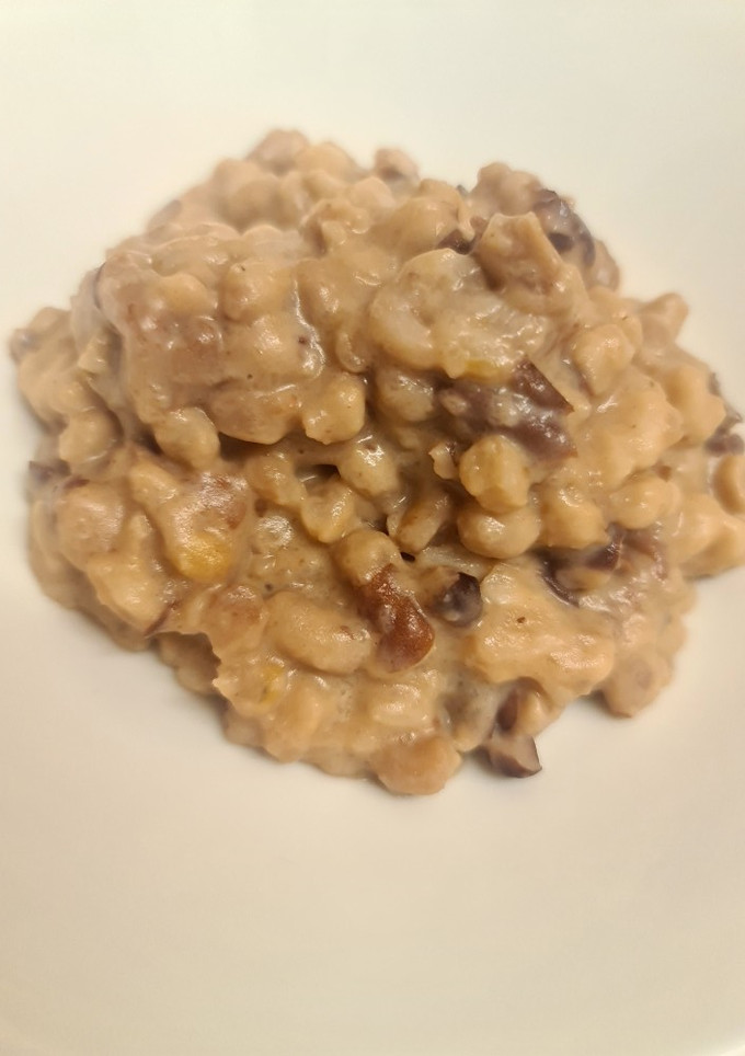 A picture of Creamy samp and beans.