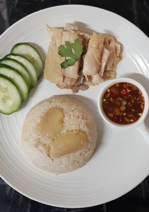 รูปของ "ข้าวมันไก่ในหม้อหุงข้าว" Chicken Rice 🐔🍚😋