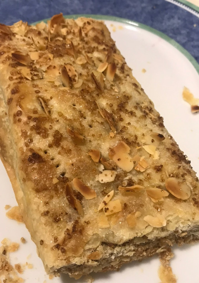 Una foto de 🎭 Coca de llardons (chicharrones) a mi manera 🎭
