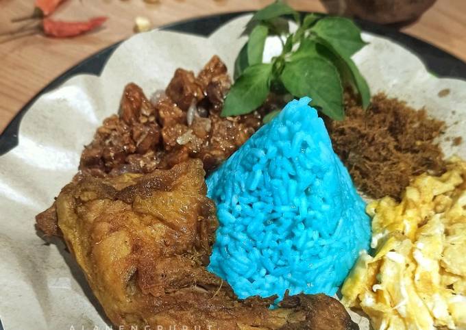 Nasi Kerabu Khas Malaysia