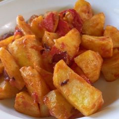 A picture of Fried irish potato cubes.