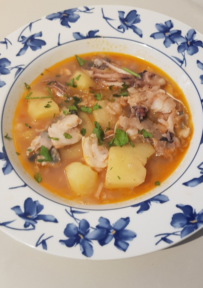 Una foto de 🥄 Cazuela de pescado 🐟🦑🐚 de Garrucha