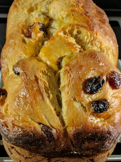 Una foto de Brioche de queso con arándanos en panificadora