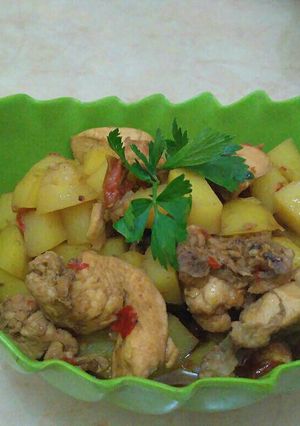 Foto resep Semur ayam kentang pedas😋