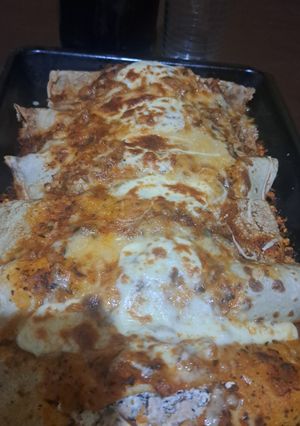 Una foto de Canelones de pollo ricota y jamón 😋