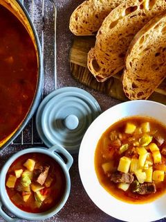 A csodás gulyásleves recept fotója