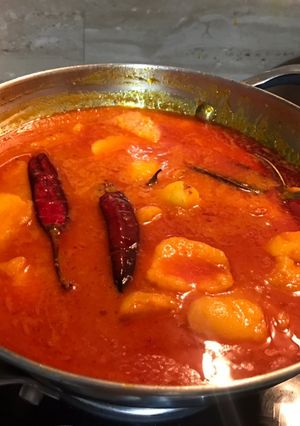 A picture of Dum aloo.