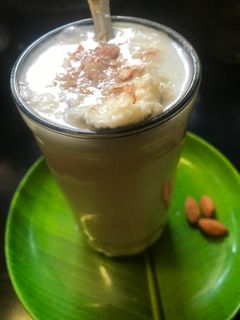 लस्सी (Lassi Recipe In Marathi) रेसिपी चे मुख्य फोटो