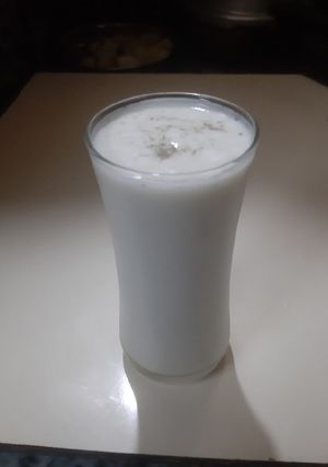 A picture of Healthy raw papaya shake.