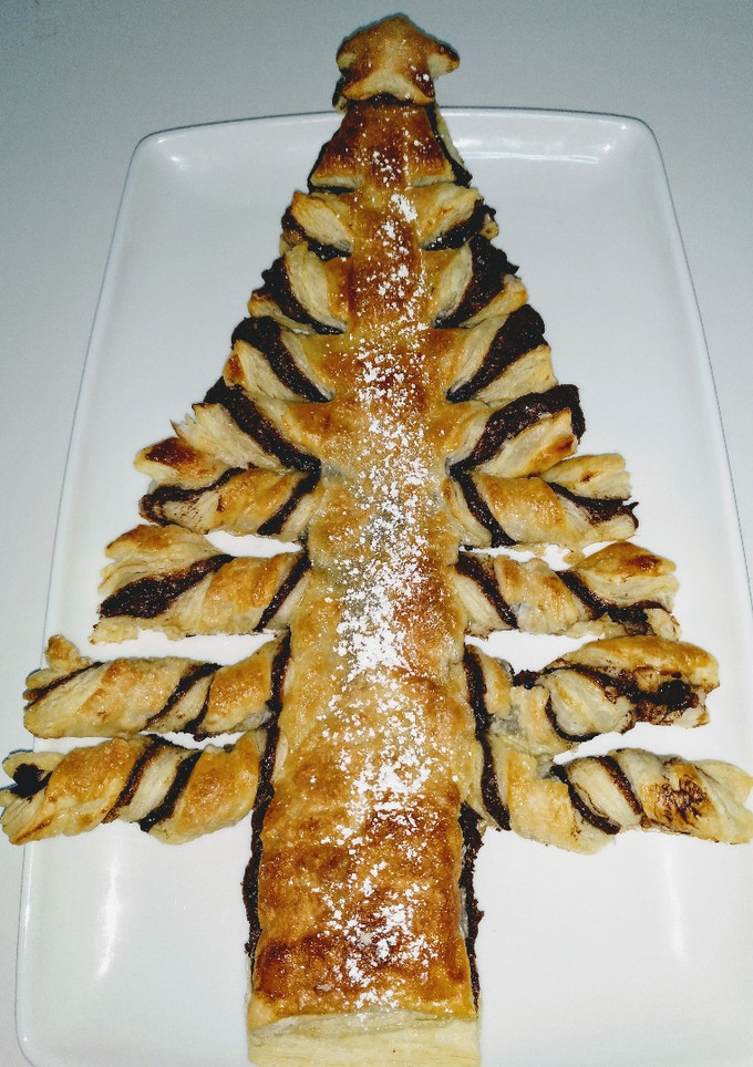 Una foto de Árbol de Navidad de hojaldre y crema de cacao