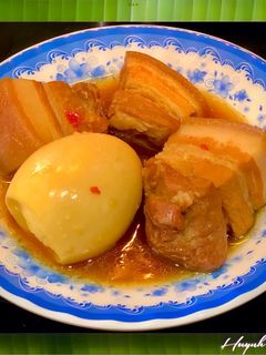Hình của món Thịt Kho Tàu (phiên bản không nước mắm, không nước dừa).